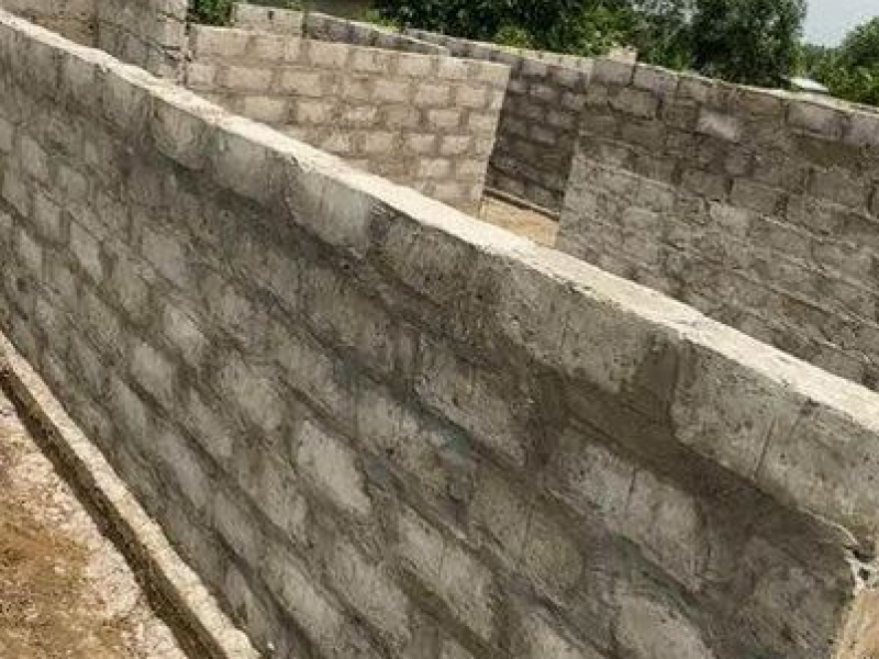 Double parcelle mise en vente avec une grande maison/☎️+243813138112