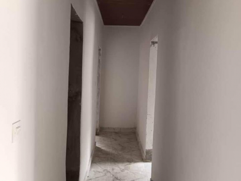 Parcelle avec une grande maison mise en vente/☎️+243895456123