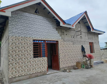 Parcelle avec une grande maison mise en vente/☎️+243895456123