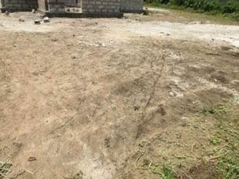 Double parcelle mise en vente avec une grande maison/☎️+243813138112