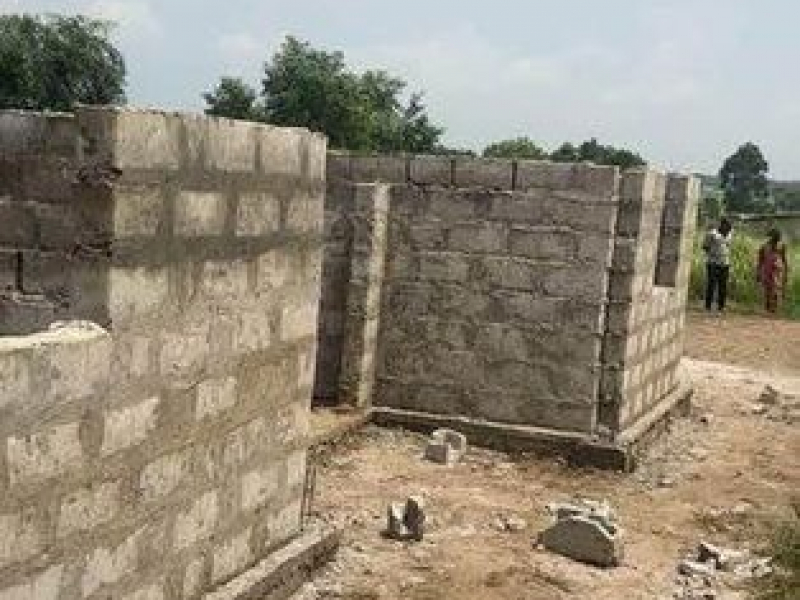 Double parcelle mise en vente avec une grande maison/☎️+243813138112