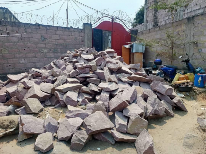 Terrain vidé avec clôture portail à LEMBA salongo