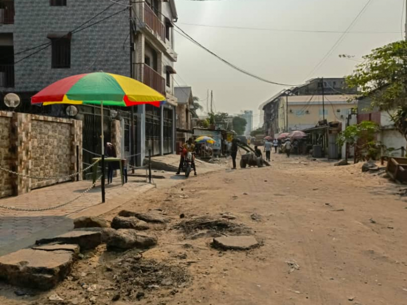 Parcelle à vendre à Limete 1 ère rué funa côté industriel très bel endroit
