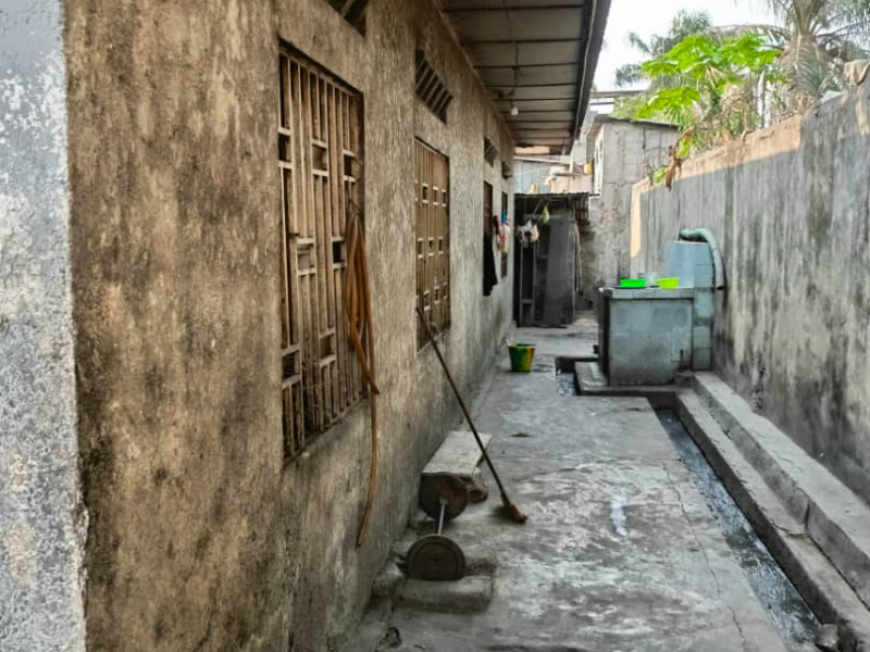 Parcelle à vendre à Limete 1 ère rué funa côté industriel très bel endroit