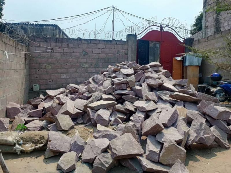 Terrain vidé avec clôture portail à LEMBA salongo