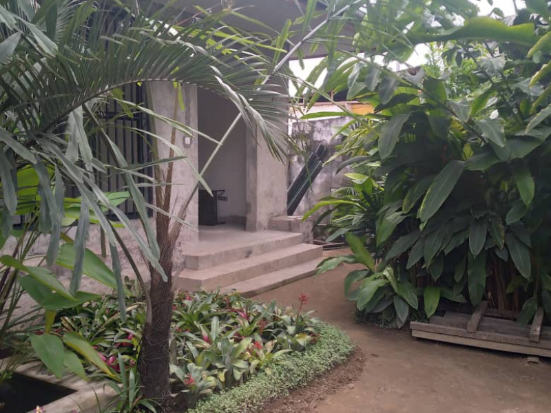 Belle maison sur un terrain de 450 m² nichée dans un environnement vert à vendre