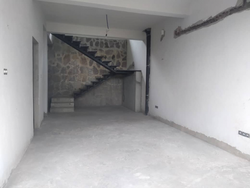 Belle maison sur un terrain de 450 m² nichée dans un environnement vert à vendre