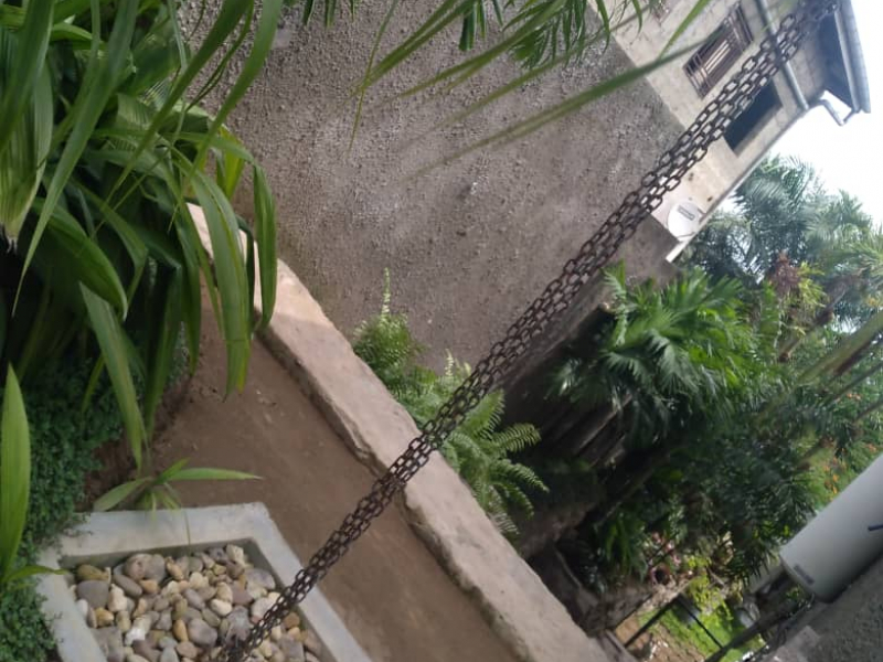 Belle maison sur un terrain de 450 m² nichée dans un environnement vert à vendre