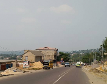 2 ème parcelle du macadam à vendre C/mont ngafula Q/bianda très bon emplacement