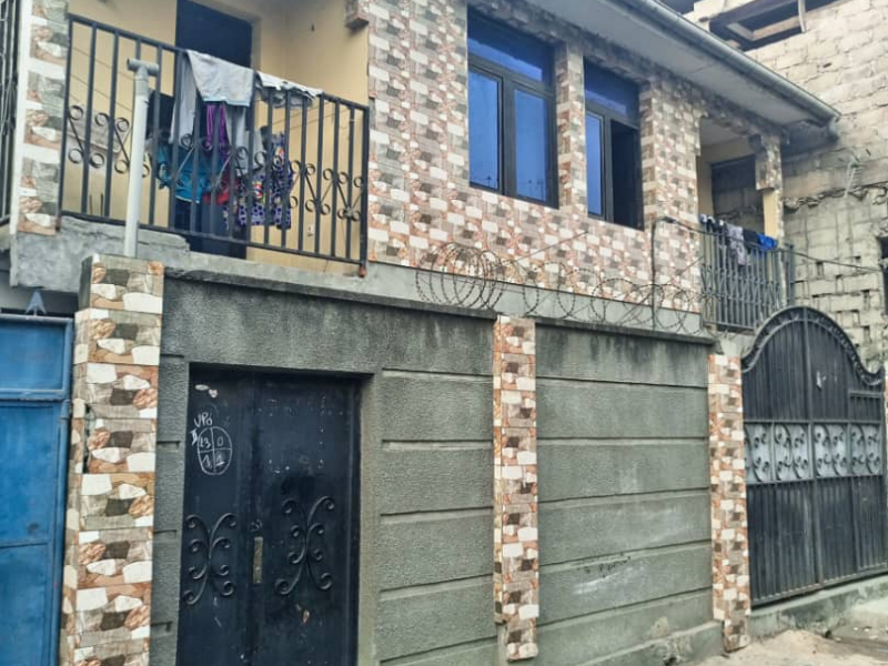 Parcelle à vendre avec 2 appartements type locatif