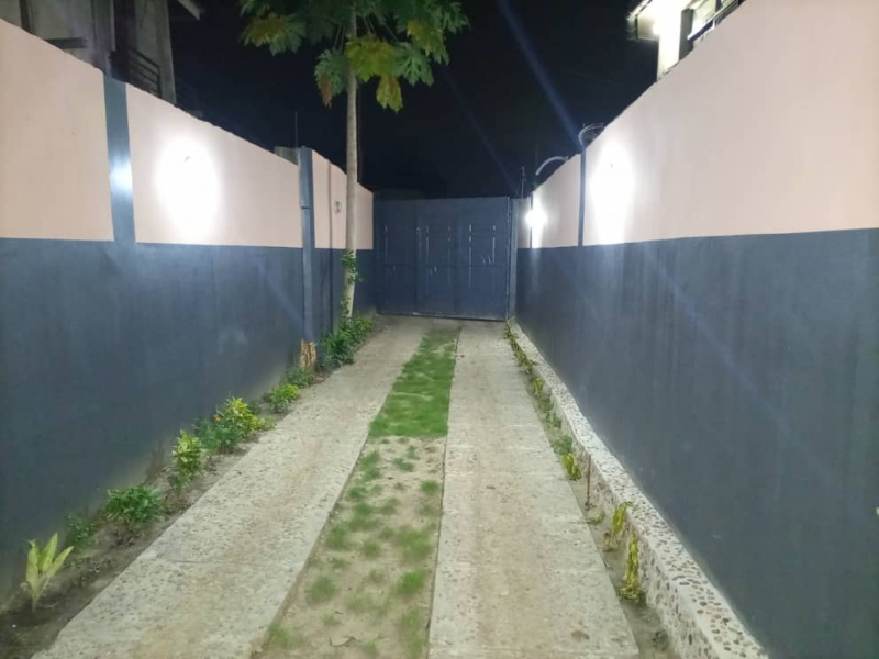 Parcelle avec maison à vendre