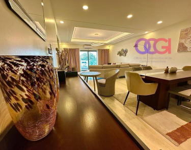 Appartement à vendre à Gombé Bon emplacement +243817958463 appel et WhatsApp