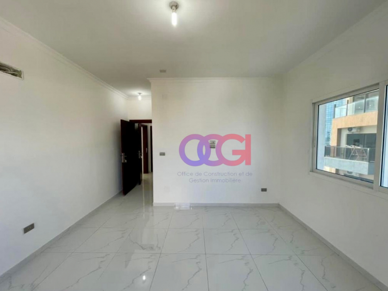 Appartement à vendre à Gombé Bon emplacement +243817958463