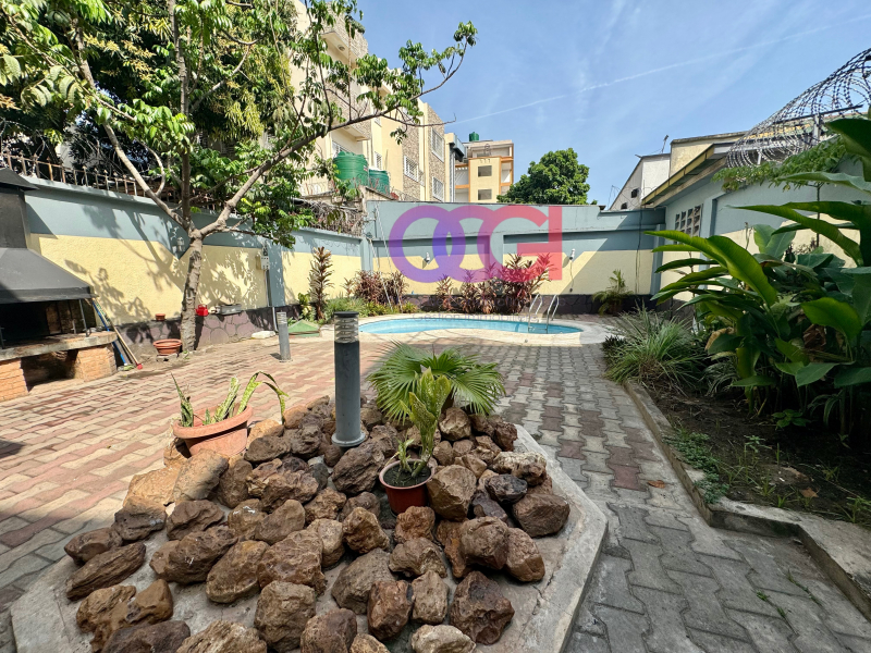 Toute la parcelle à louer à GB dans un quartier calme  +243817958463