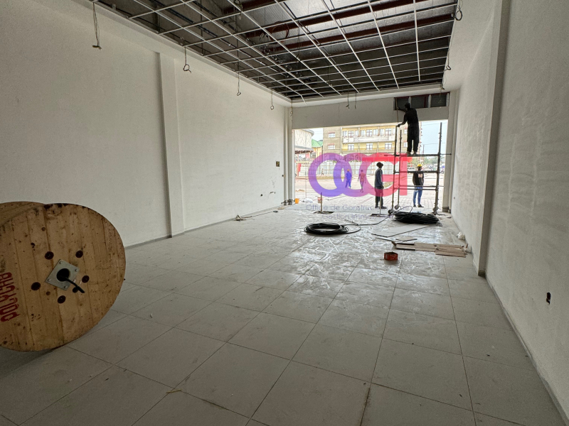 Espace commerciale à louer à Kasa Vubu ( Maman poto ) +243817958463