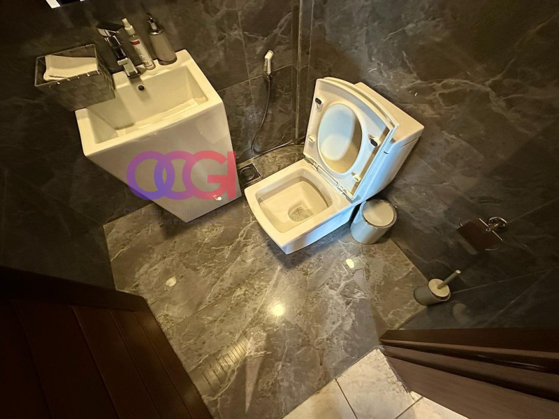 Appartement à louer à Gombé sur le boulevard +243817958463 appel et WhatsApp