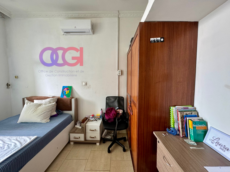 Toute la parcelle à louer à GB dans un quartier calme  +243817958463