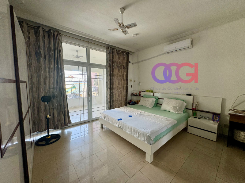 Toute la parcelle à louer à GB dans un quartier calme  +243817958463