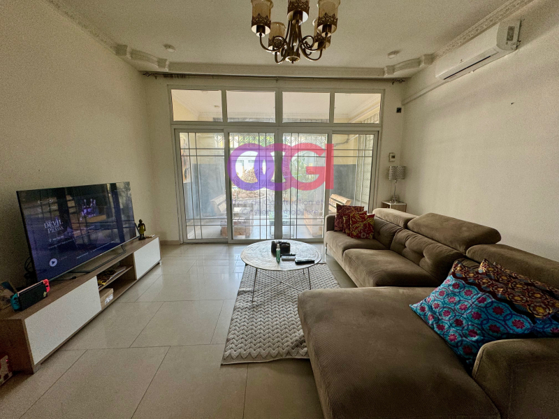 Toute la parcelle à louer à GB dans un quartier calme  +243817958463