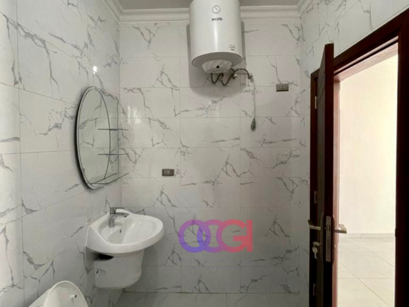 Appartement à vendre à Gombé Bon emplacement +243817958463