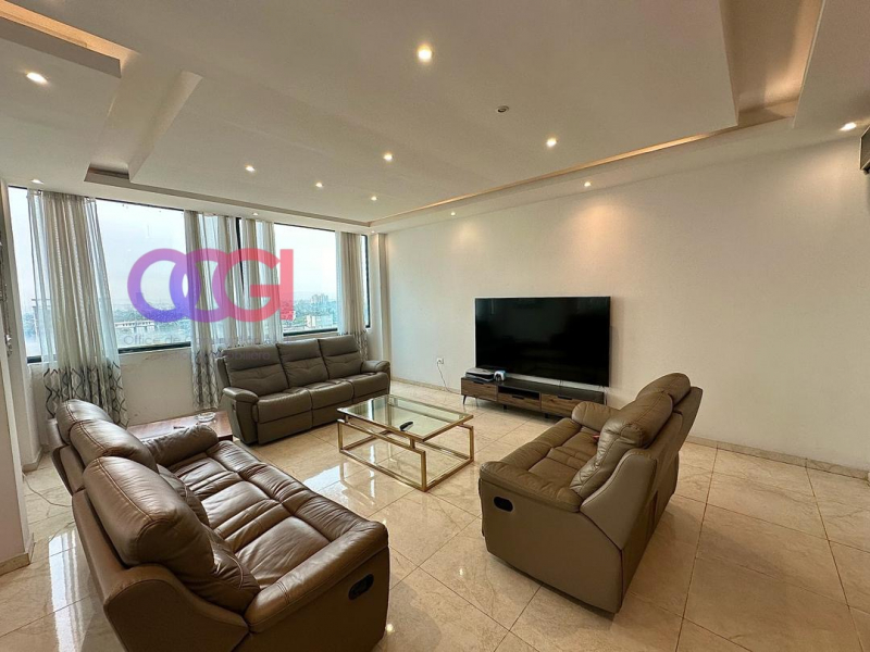 Appartement à louer à Gombé sur le boulevard +243817958463 appel et WhatsApp