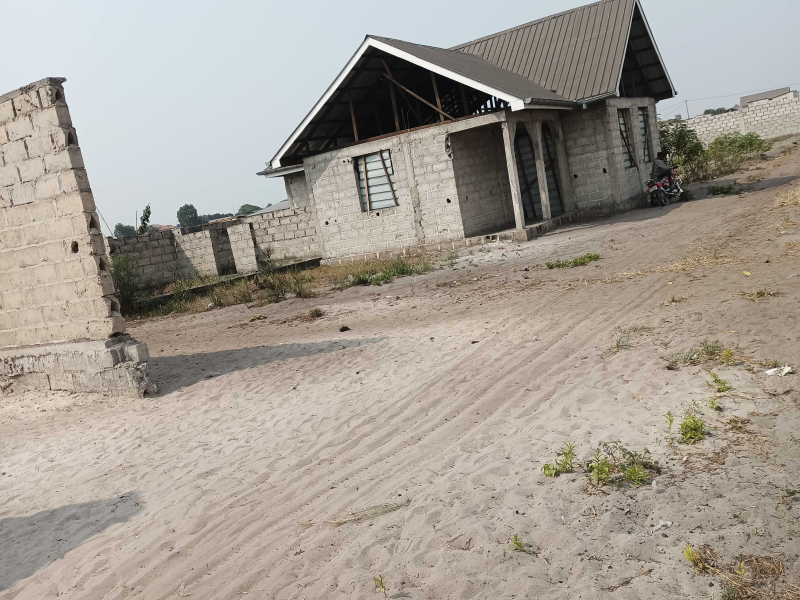 Des terrains mise en vente à Bibwa commune de la nsele 1500$,1300$