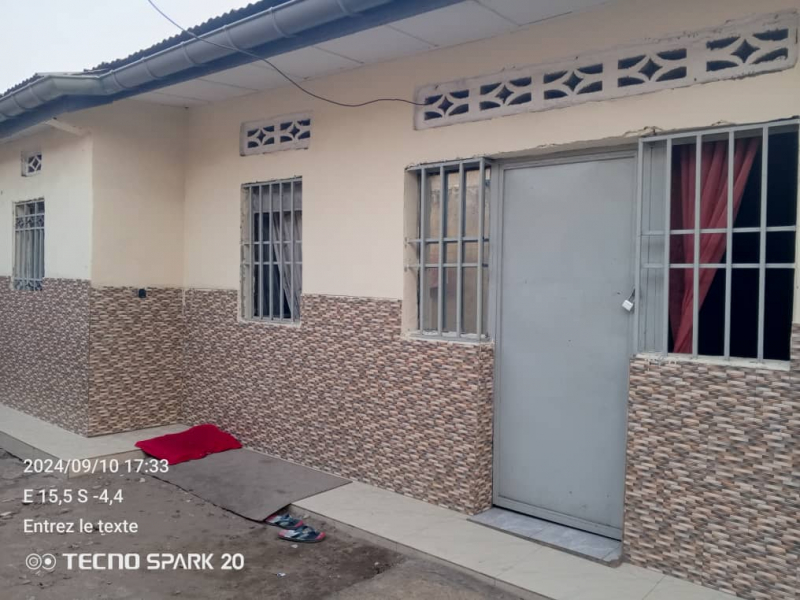 Parcelle à vendre type locatif à terre jaune dans la commune de la nsele