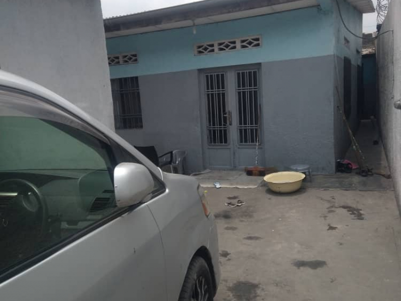 Parcelle type locatif mise en vente à ngiri ngiri