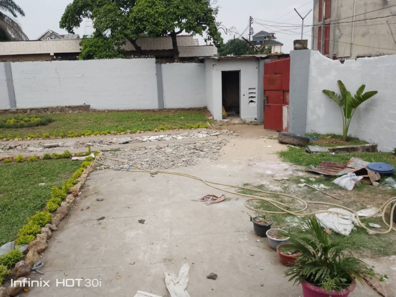 Vente parcelle à ma campagne dans la commune de ngaliema