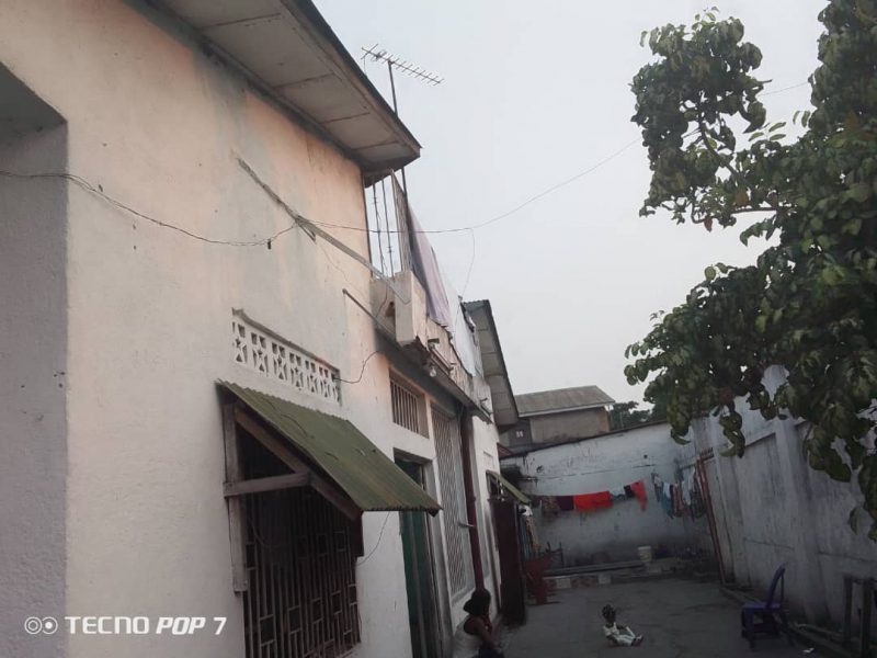 Une grande parcelle mise en vente dans la commune de Barumbu à Bon marché