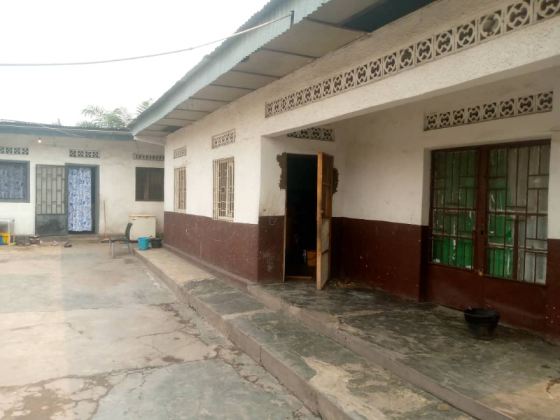 Parcelle à vendre dans la commune de ngiri-ngri sur macadam asosa-makanza très bel endroit