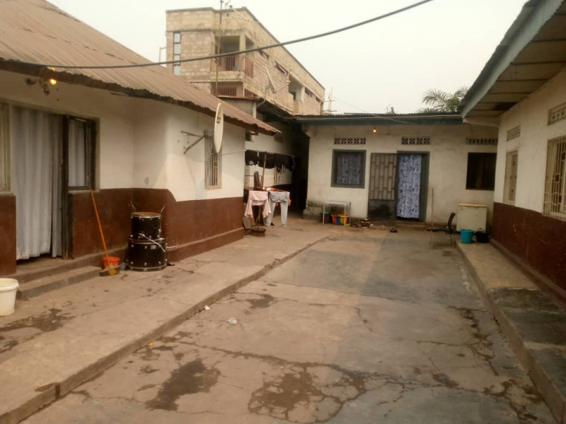 Parcelle à vendre dans la commune de ngiri-ngri sur macadam asosa-makanza très bel endroit