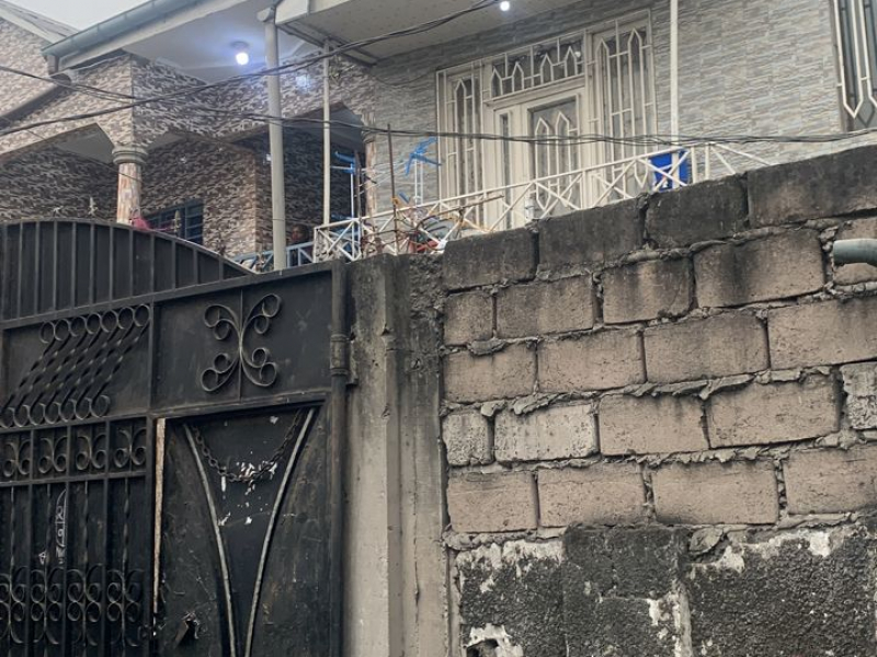 Parcelle à vendre dans la commune de LIMETE 14 ème rué poids lourd non loin du goudron