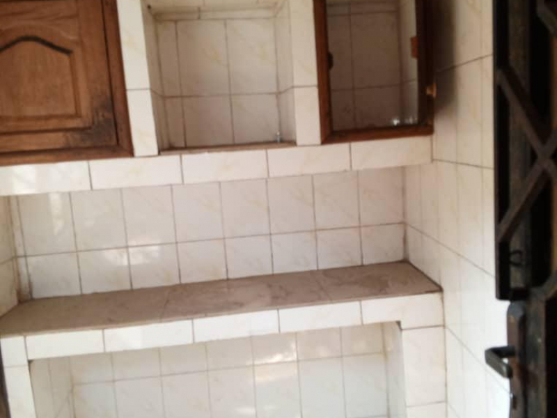 LOCATION D'UNE PARCELLE VIDÉ À MATETE