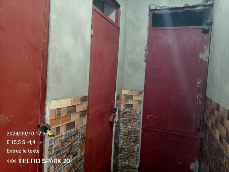 Parcelle à vendre type locatif à terre jaune dans la commune de la nsele