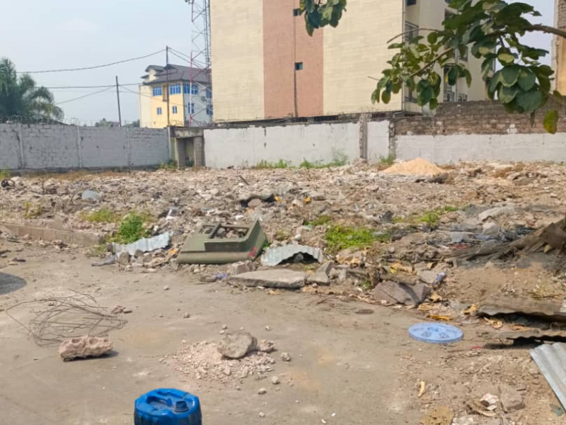 Espace mise en location à LIMETE sur petit boulevard