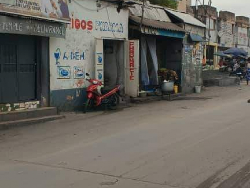 VENTE PARCELLE SUR MACADAM DANS LA COMMUNE DE KINSHASA