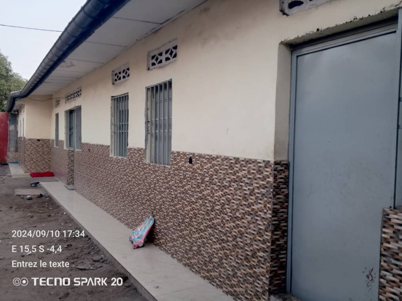 Parcelle à vendre type locatif à terre jaune dans la commune de la nsele