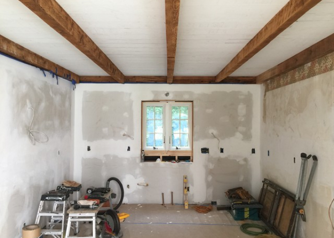 Réaliser des travaux majeurs dans une maison en location : que dit la loi congolaise